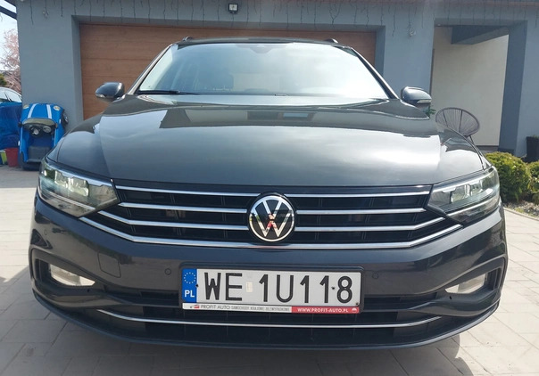 Volkswagen Passat cena 93698 przebieg: 80000, rok produkcji 2020 z Pasłęk małe 79